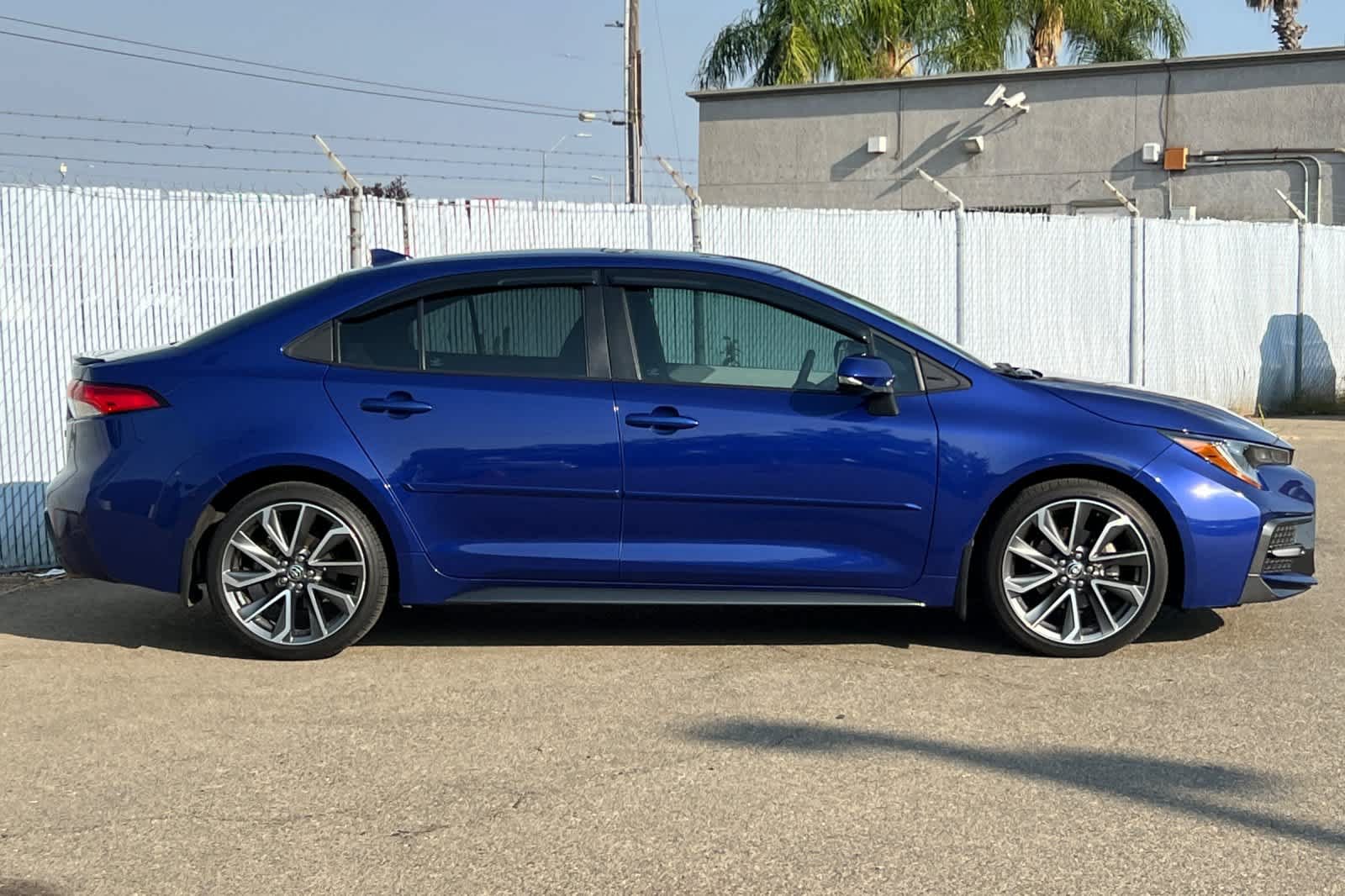 Used 2021 Toyota Corolla SE w/ SE Premium Package FWD image 6