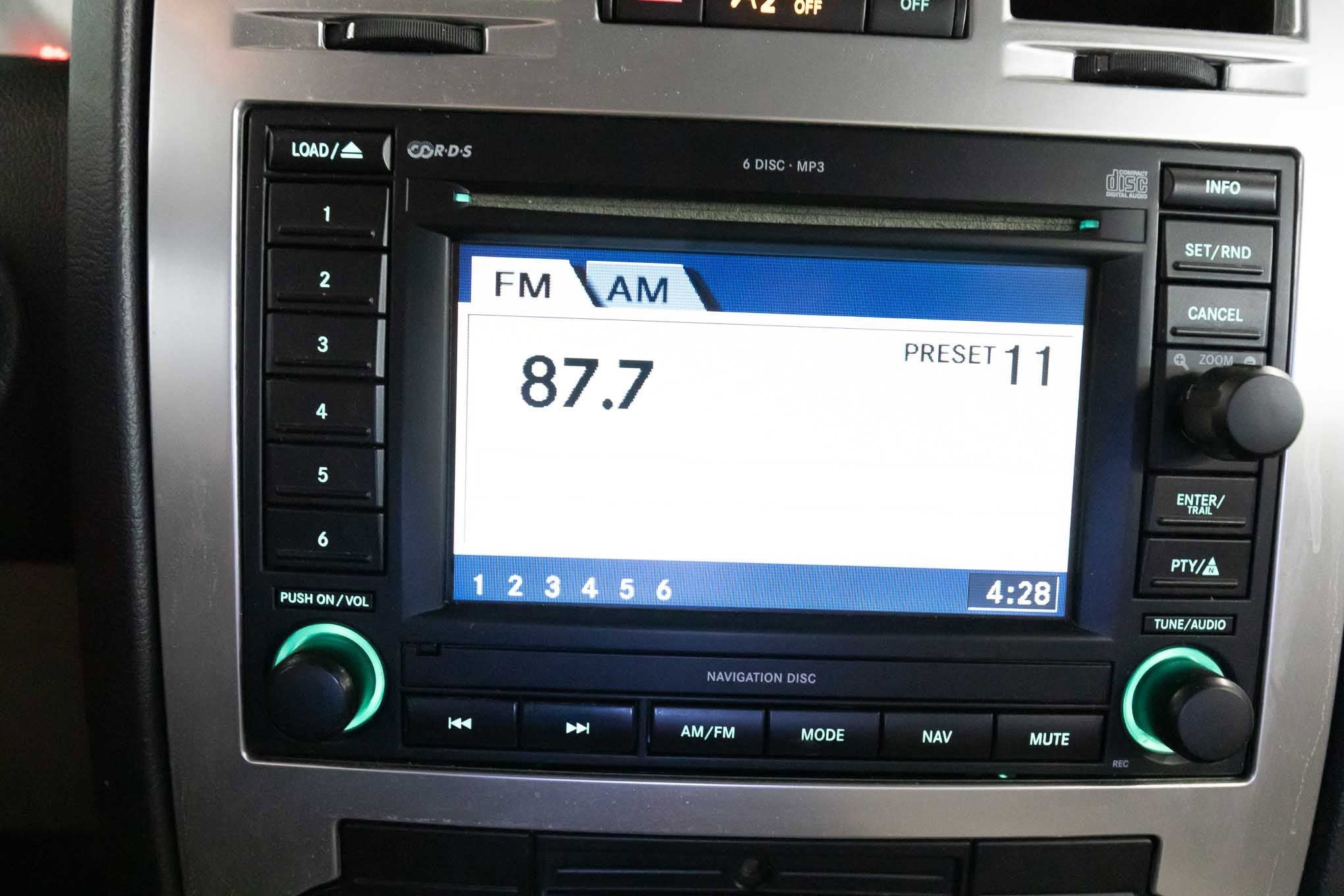 Used 2005 Chrysler 300 C w/ Navigation & Sound Group II RWD image 25