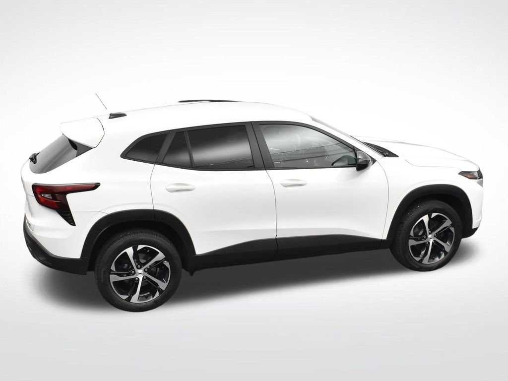 Used 2024 Chevrolet Trax RS FWD image 29