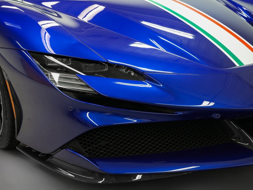 Used 2023 Ferrari SF90 Spider image 9