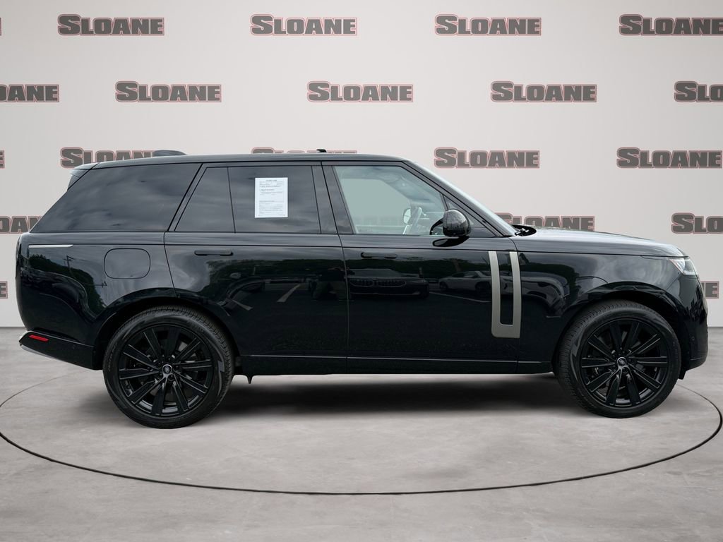 Used 2025 Land Rover Range Rover SE AWD/4WD image 6