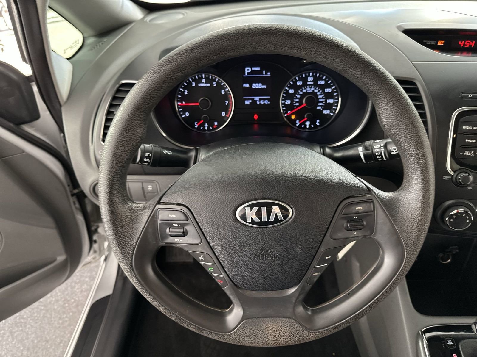 Used 2017 Kia Forte LX image 14