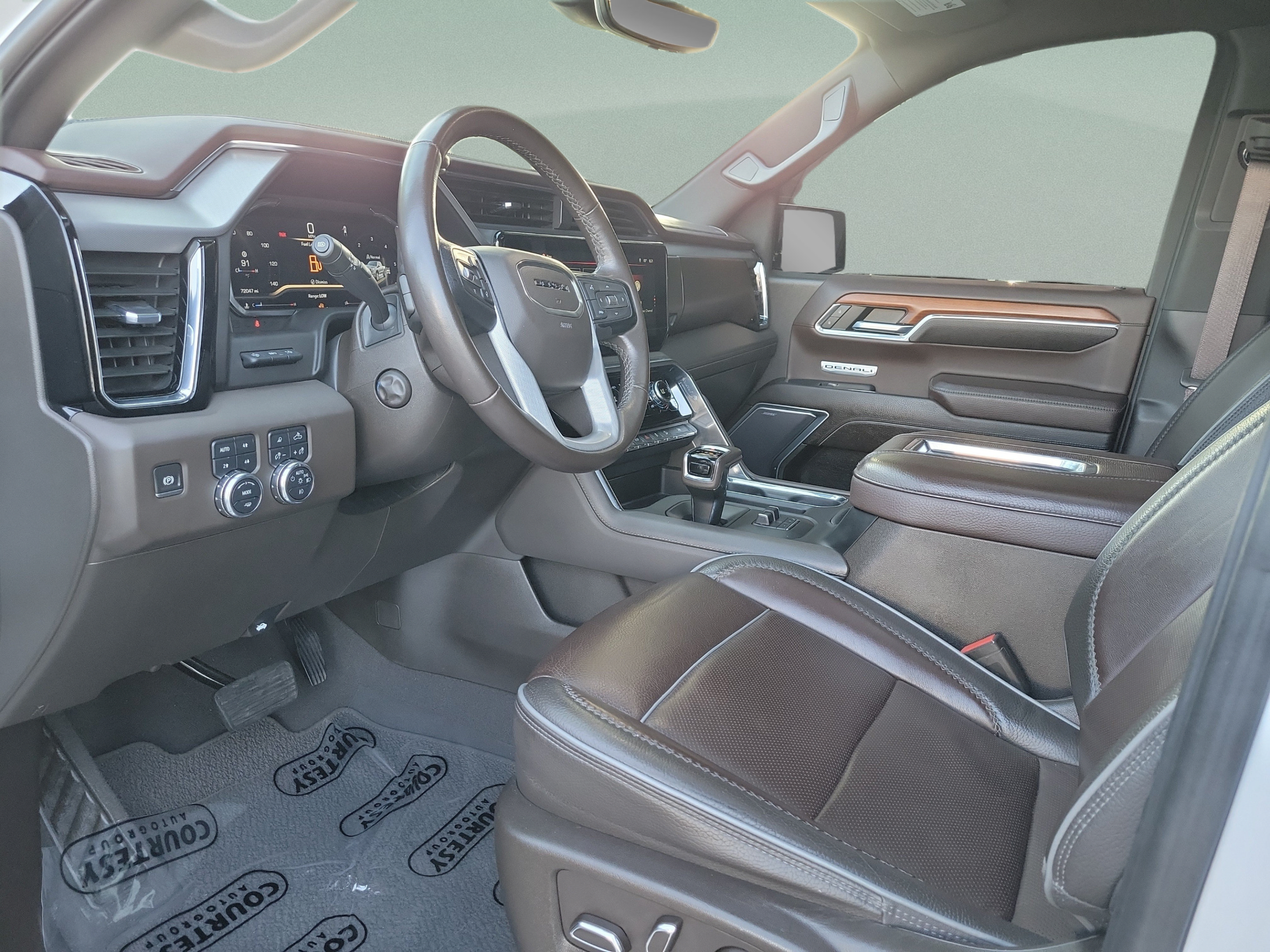 Used 2022 GMC Sierra 1500 Denali w/ Denali Reserve Package AWD/4WD image 15