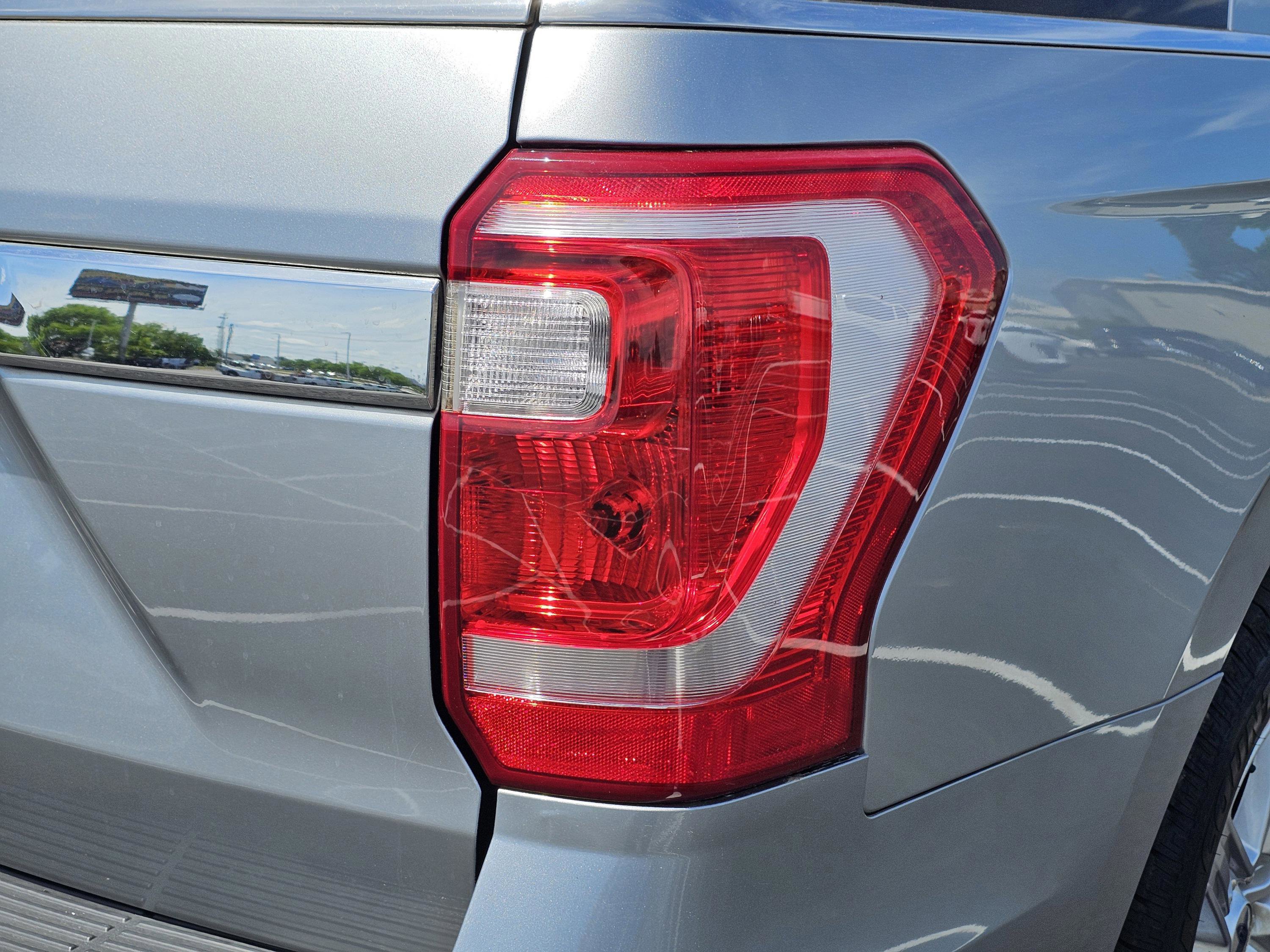 Used 2020 Ford Expedition XLT w/ Equipment Group 202A image 9