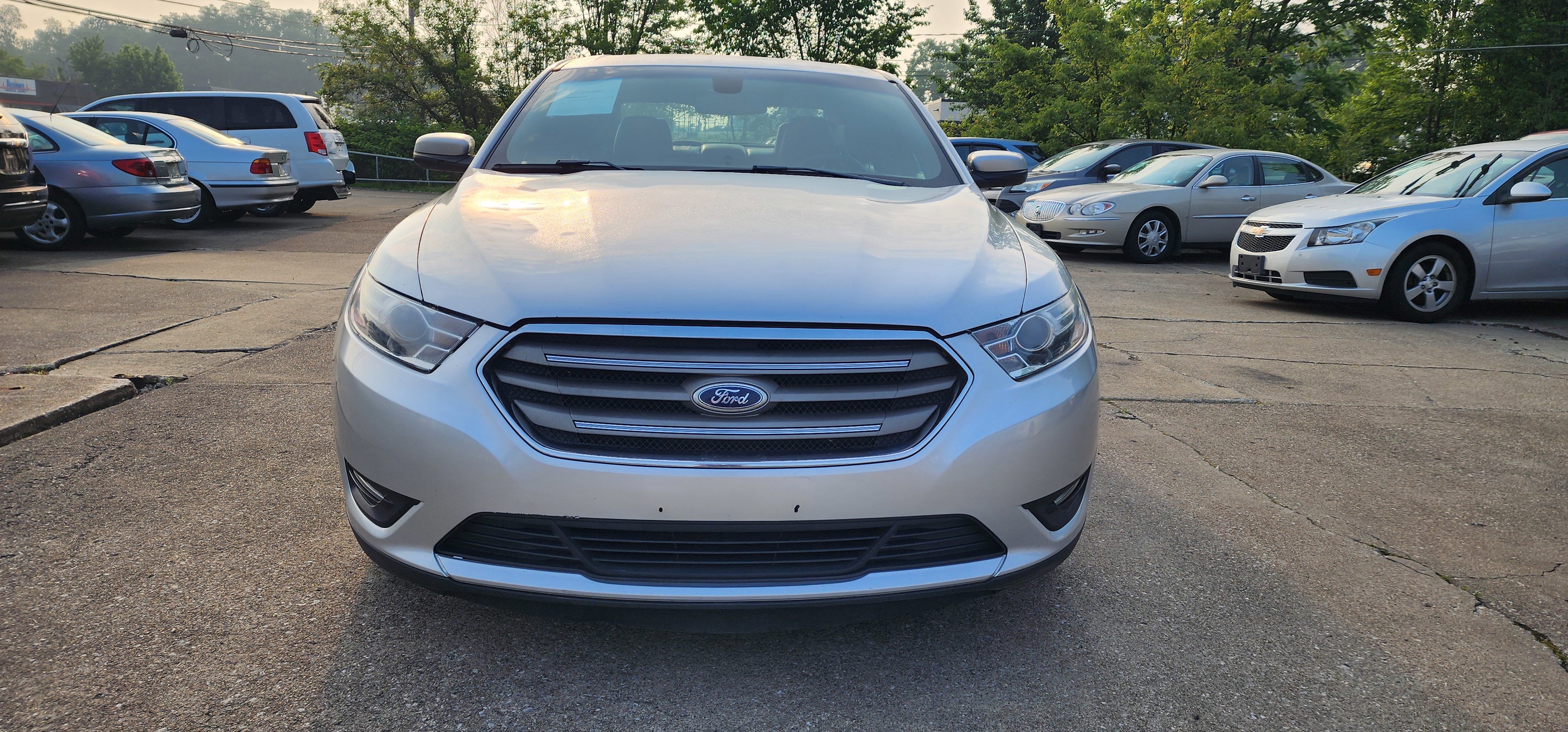 Used 2015 Ford Taurus SEL image 5