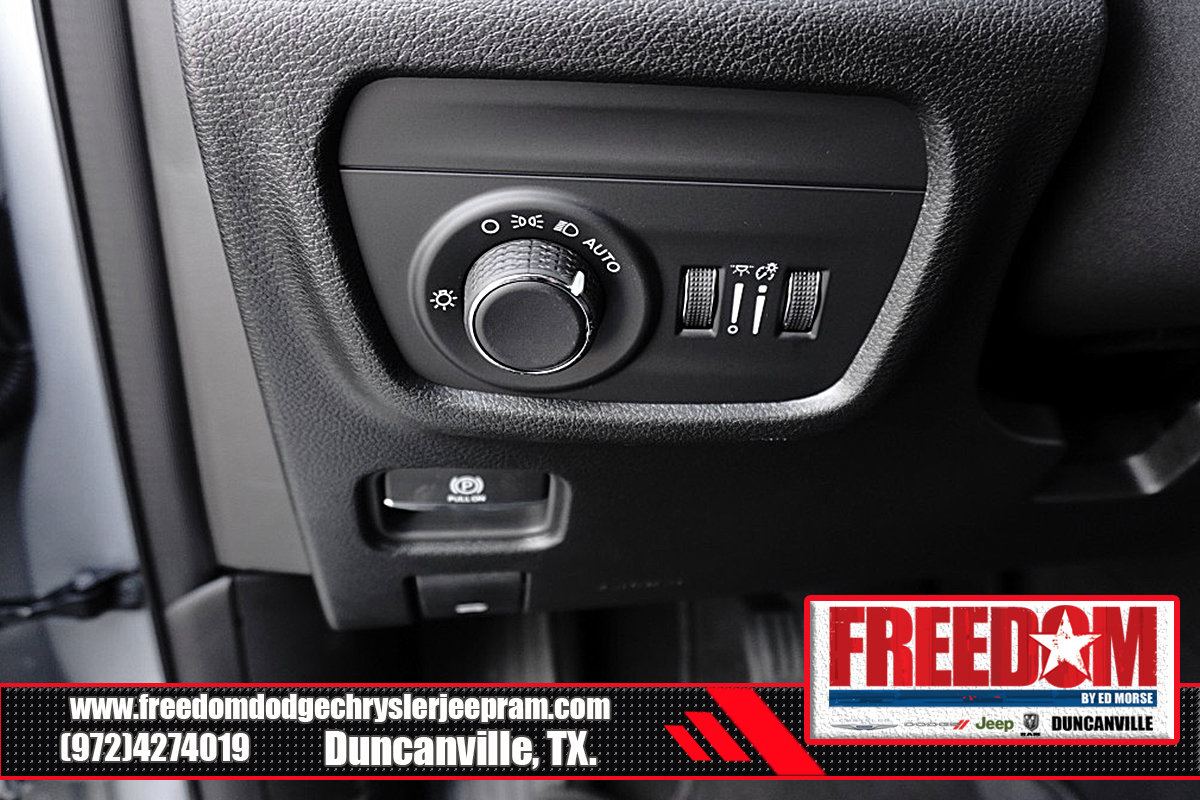New 2025 Jeep Grand Cherokee L Laredo RWD image 30