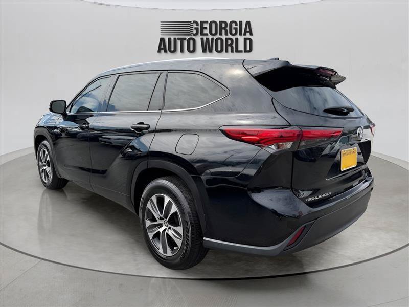 Used 2021 Toyota Highlander XLE FWD image 10