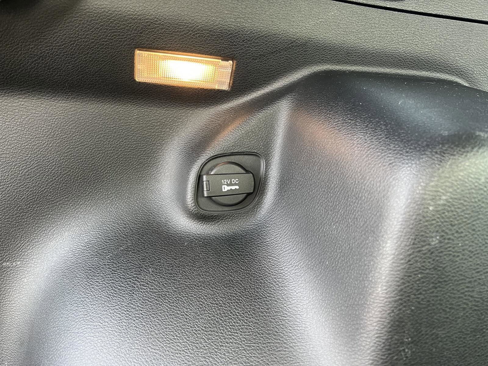 Used 2023 Jeep Cherokee Altitude Lux image 42