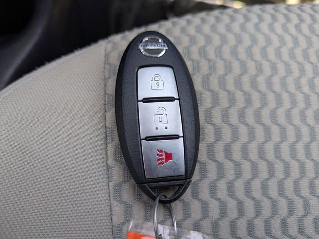 Used 2015 Nissan Versa Note SV FWD image 27