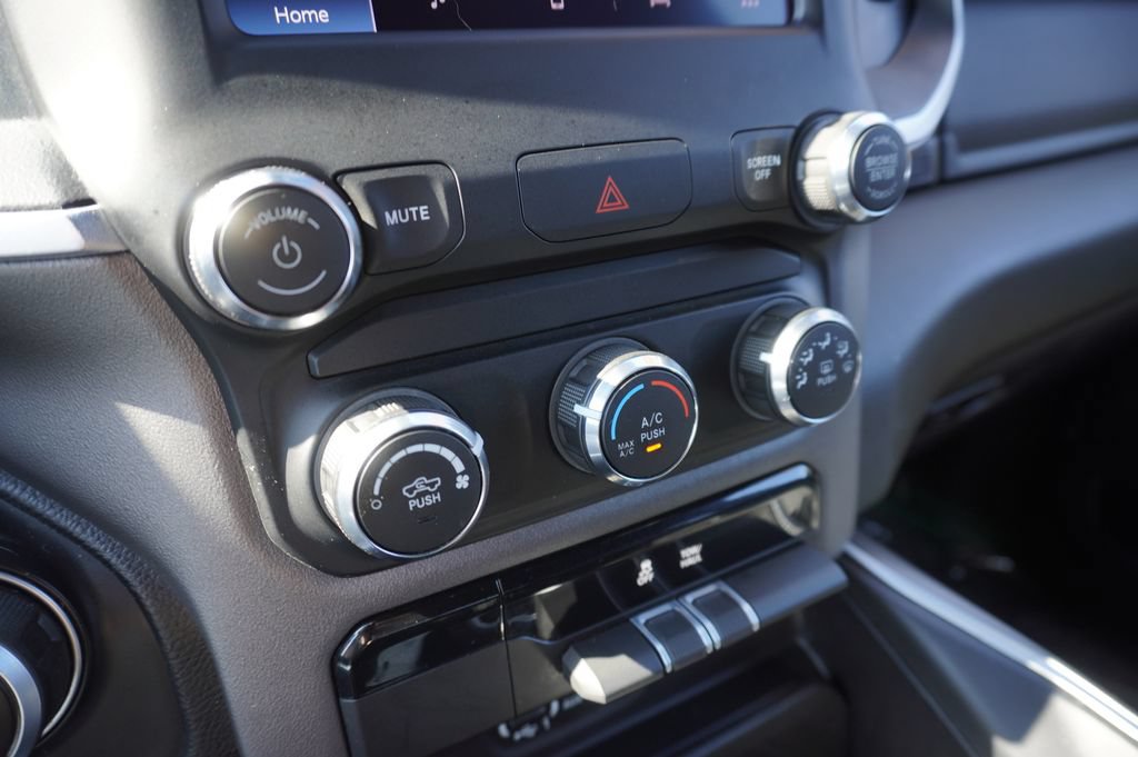 Used 2022 RAM 1500 Big Horn AWD/4WD image 17
