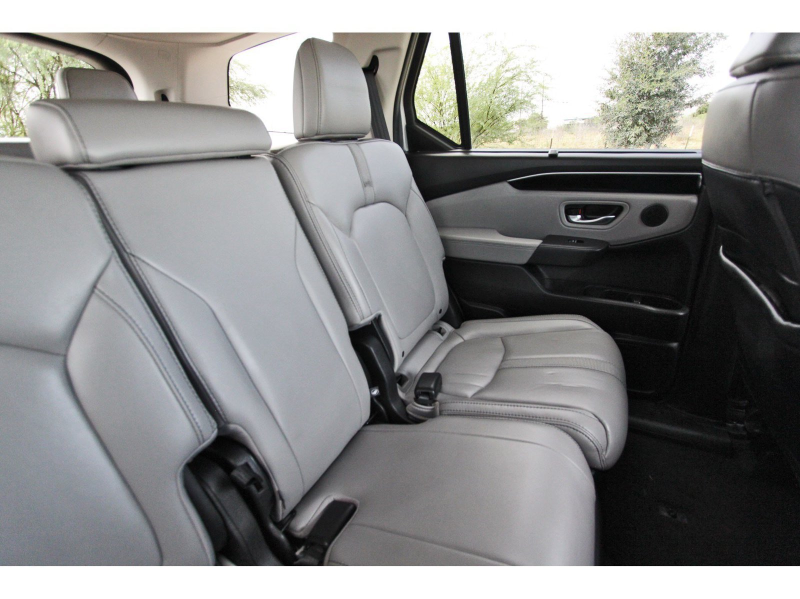 Used 2025 Honda Pilot EX-L image 13