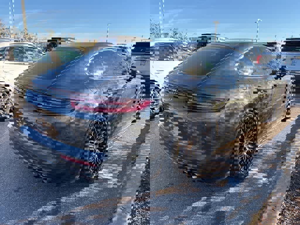 Used 2018 Porsche Panamera 4S image 3