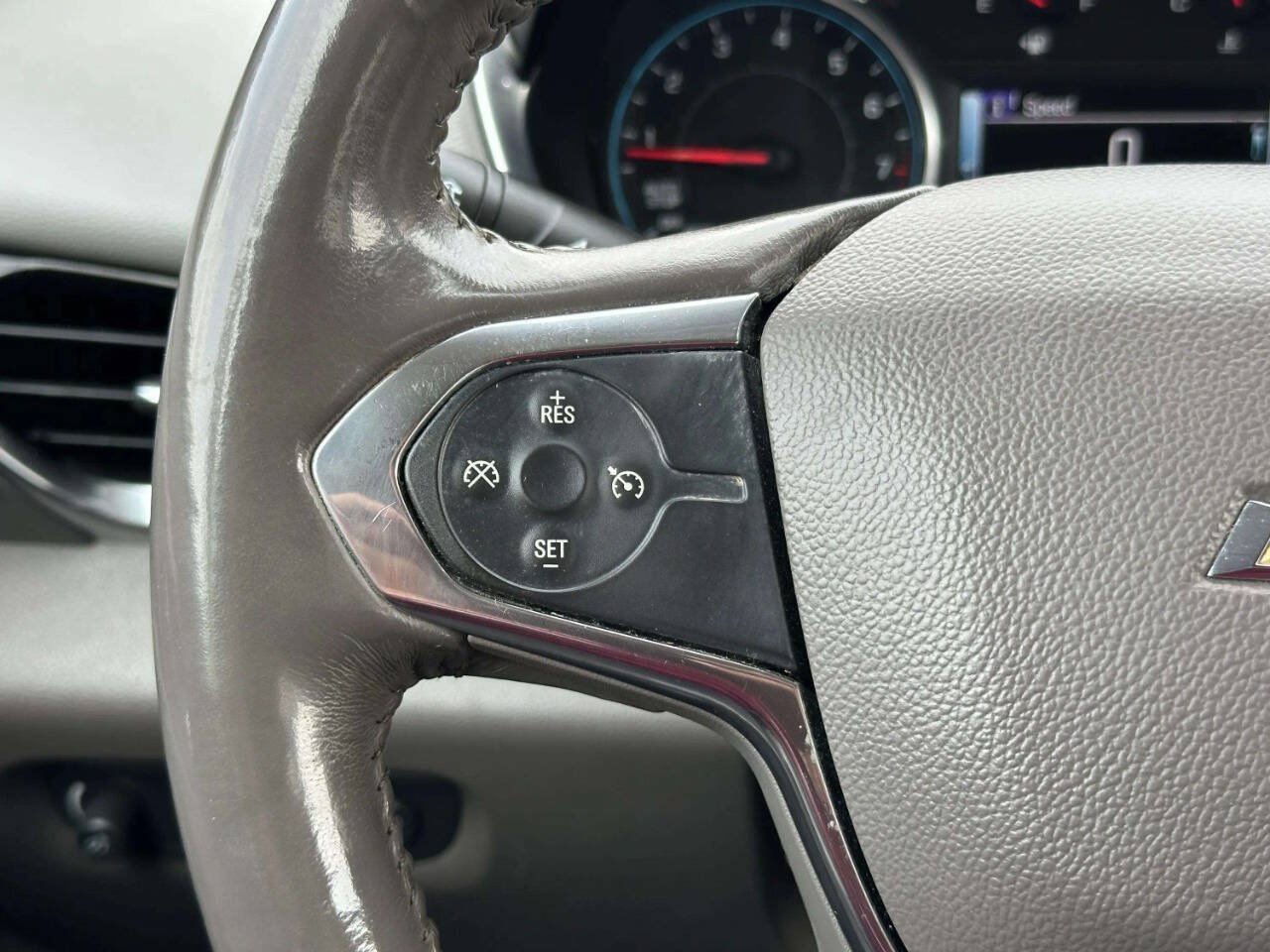 Used 2019 Chevrolet Traverse LT w/ LT Premium Package FWD image 27