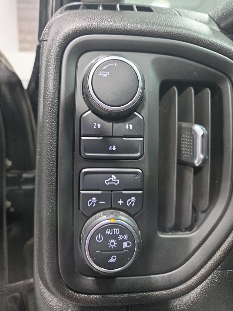 Used 2020 Chevrolet Silverado 2500 Custom w/ Custom Value Package AWD/4WD image 35