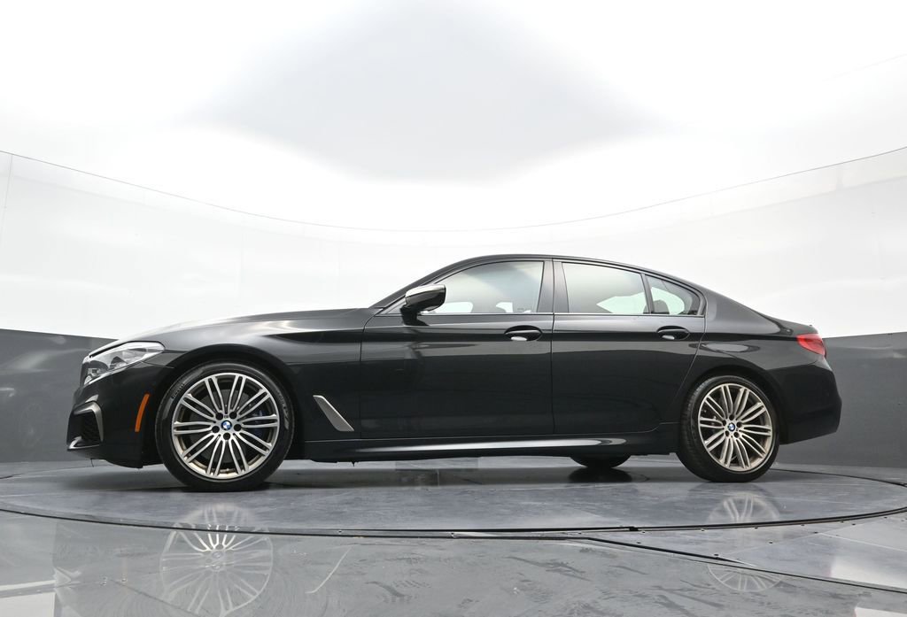 Used 2020 BMW M550i xDrive image 25