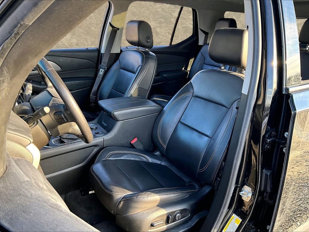 Used 2021 Chevrolet Traverse RS image 22