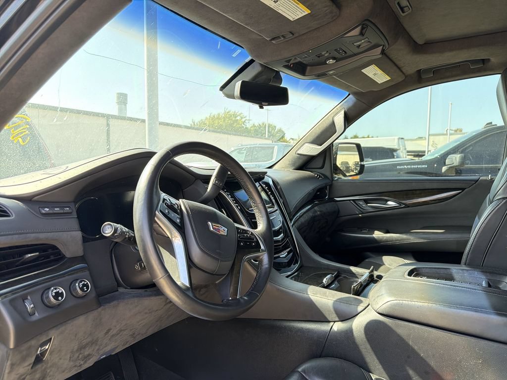 Used 2017 Cadillac Escalade ESV Platinum AWD/4WD image 7