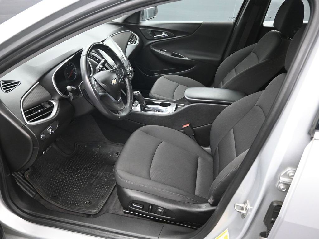 Used 2019 Chevrolet Malibu RS image 9