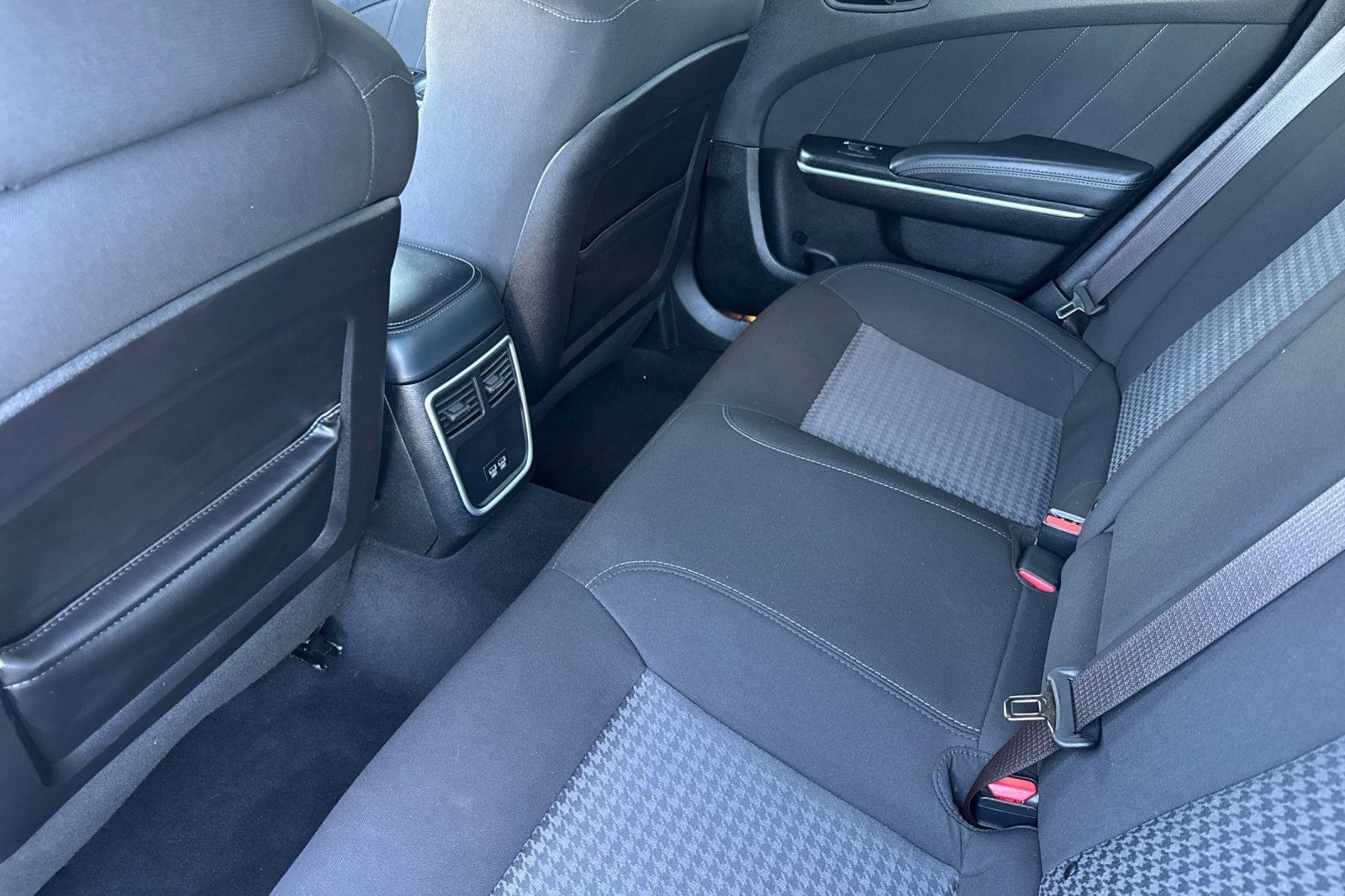 Used 2023 Dodge Charger Scat Pack w/ Navigation & Travel Group image 27