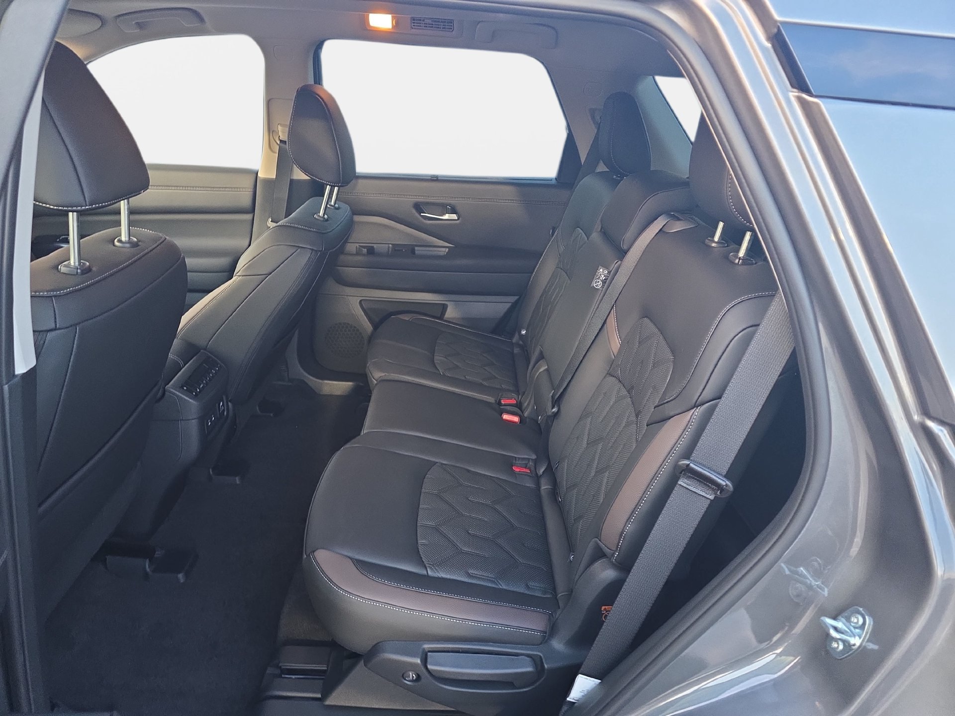 New 2026 Nissan Pathfinder Platinum w/ Cargo Package AWD/4WD image 14
