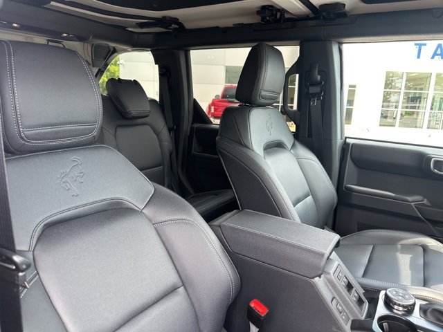 New 2025 Ford Bronco Badlands image 11