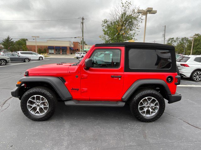 Used 2024 Jeep Wrangler Sport S image 4