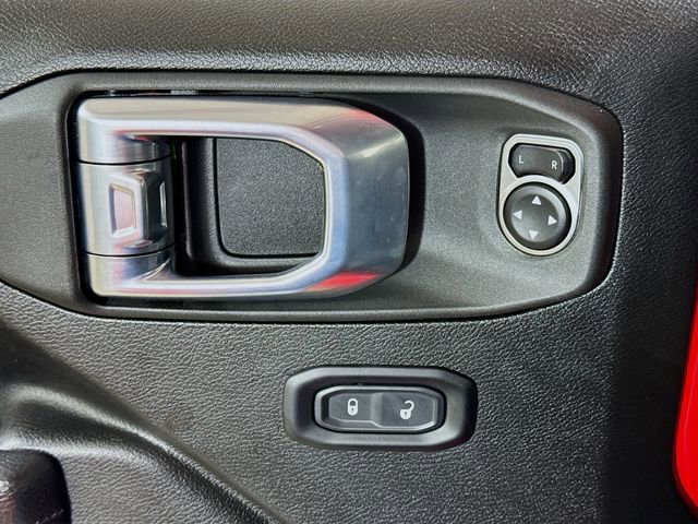 Used 2025 Jeep Wrangler Unlimited Rubicon AWD/4WD image 15
