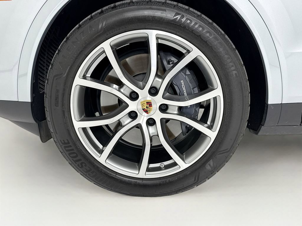 Certified 2024 Porsche Cayenne Coupe image 34