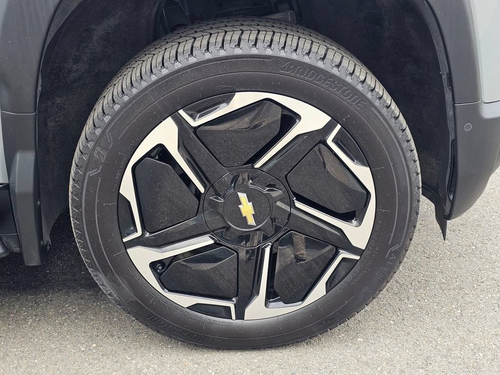 Used 2026 Chevrolet Silverado EV LT AWD/4WD image 9