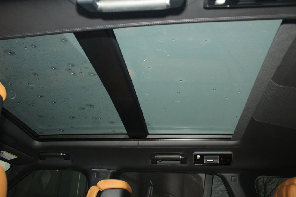 Used 2021 Land Rover Range Rover Autobiography Fifty Edition image 23