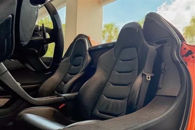 Used 2015 McLaren 650S Spider RWD image 30