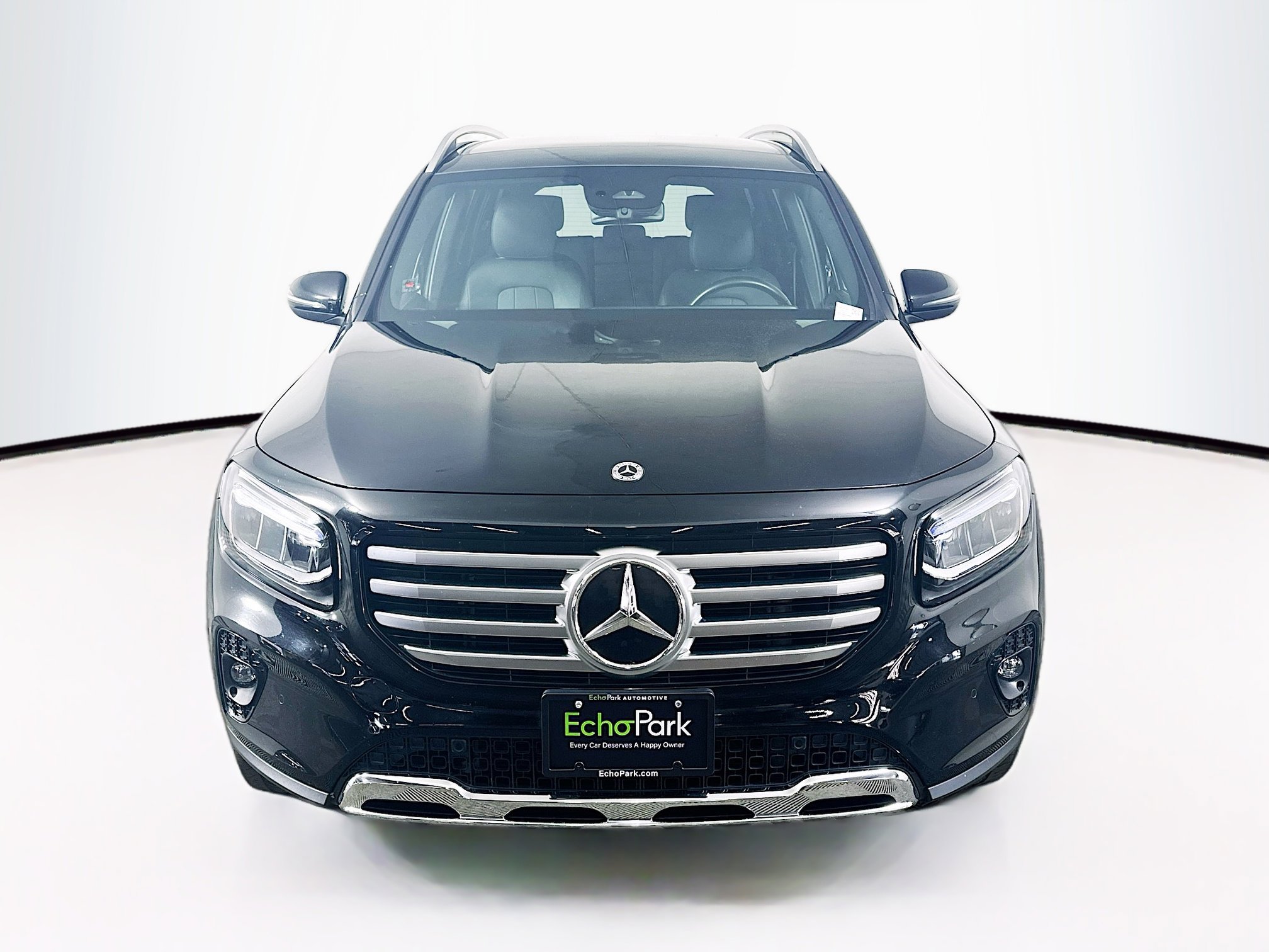 Used 2025 Mercedes-Benz GLB 250 4MATIC image 2