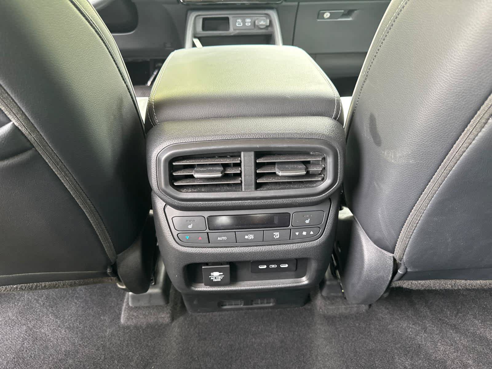 Used 2025 Honda Pilot Elite image 30