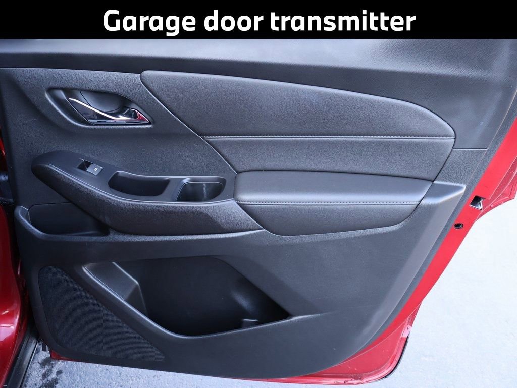 Used 2023 Chevrolet Traverse LT image 18