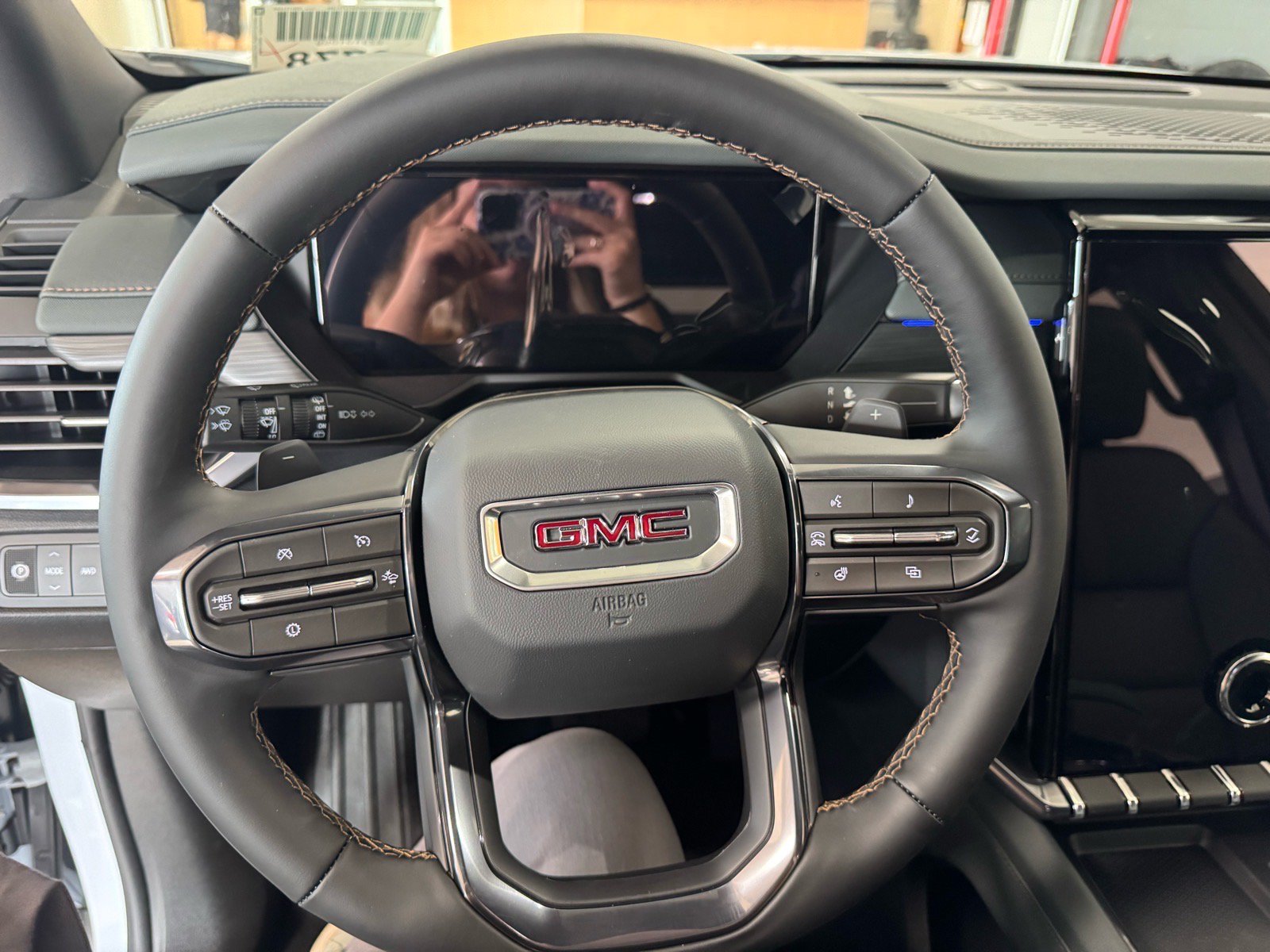 New 2027 GMC Acadia AT4 w/ Luxury Package AWD/4WD image 20