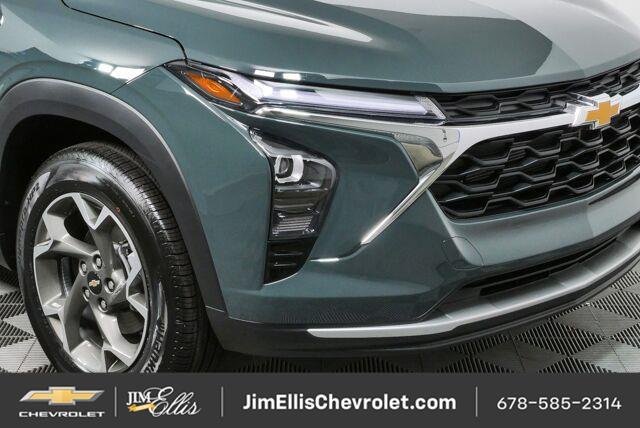 New 2026 Chevrolet Trax LT w/ Sunroof Package FWD image 32