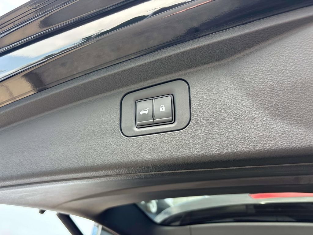 Used 2025 Nissan Armada Platinum AWD/4WD image 18