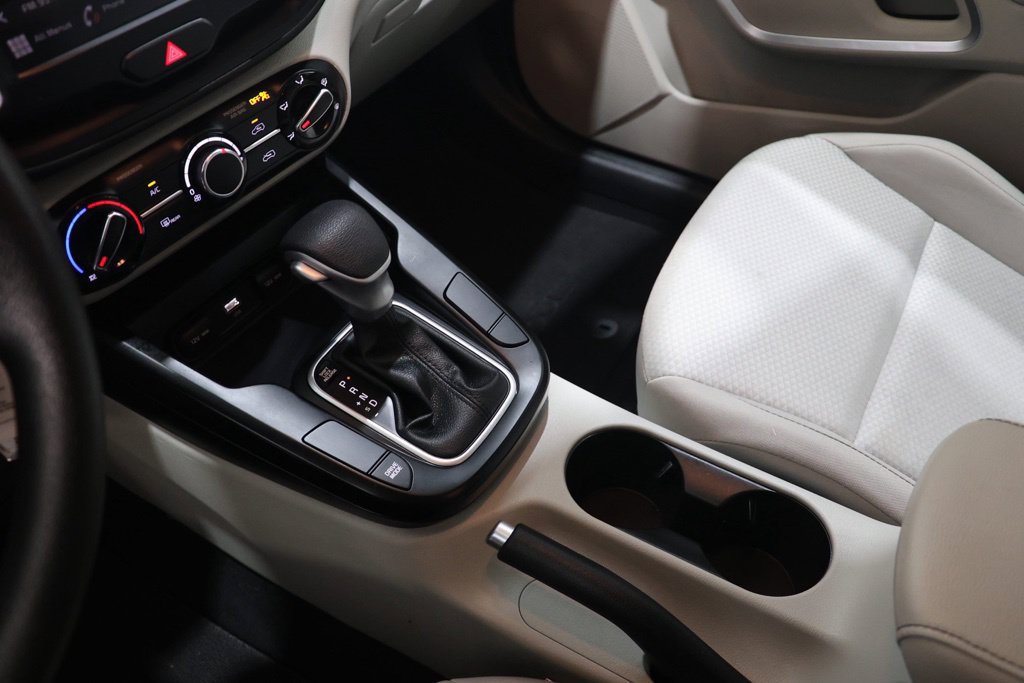 Used 2025 Kia Soul LX w/ LX Technology Package FWD image 30
