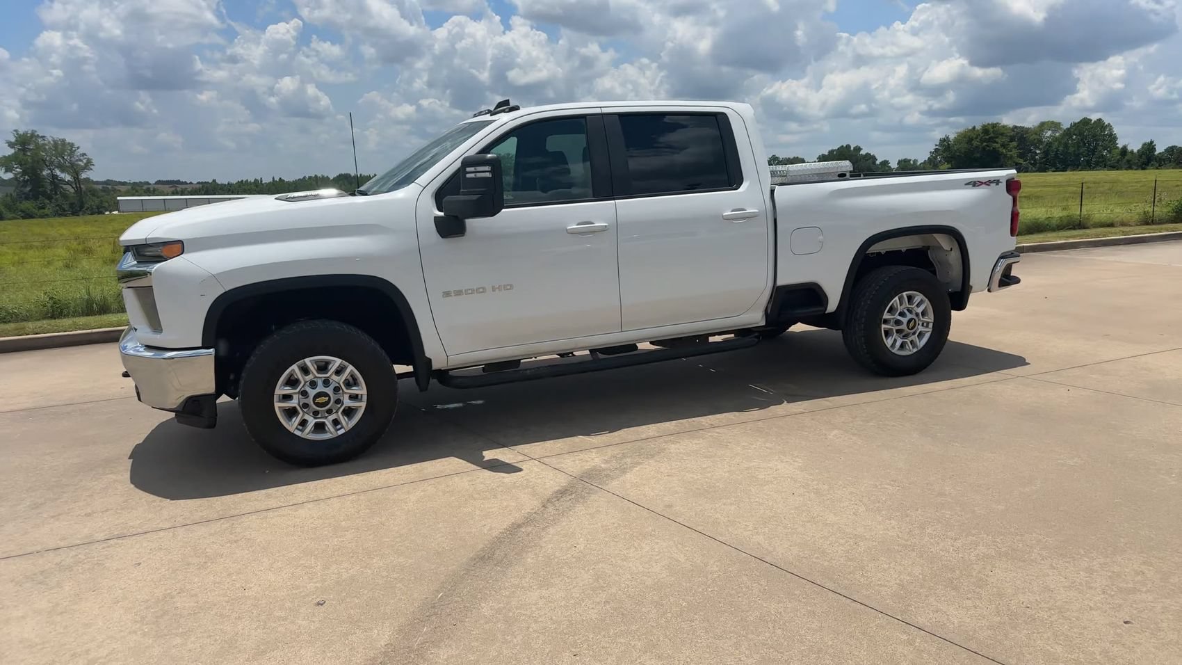 Used 2021 Chevrolet Silverado 2500 LT AWD/4WD image 5