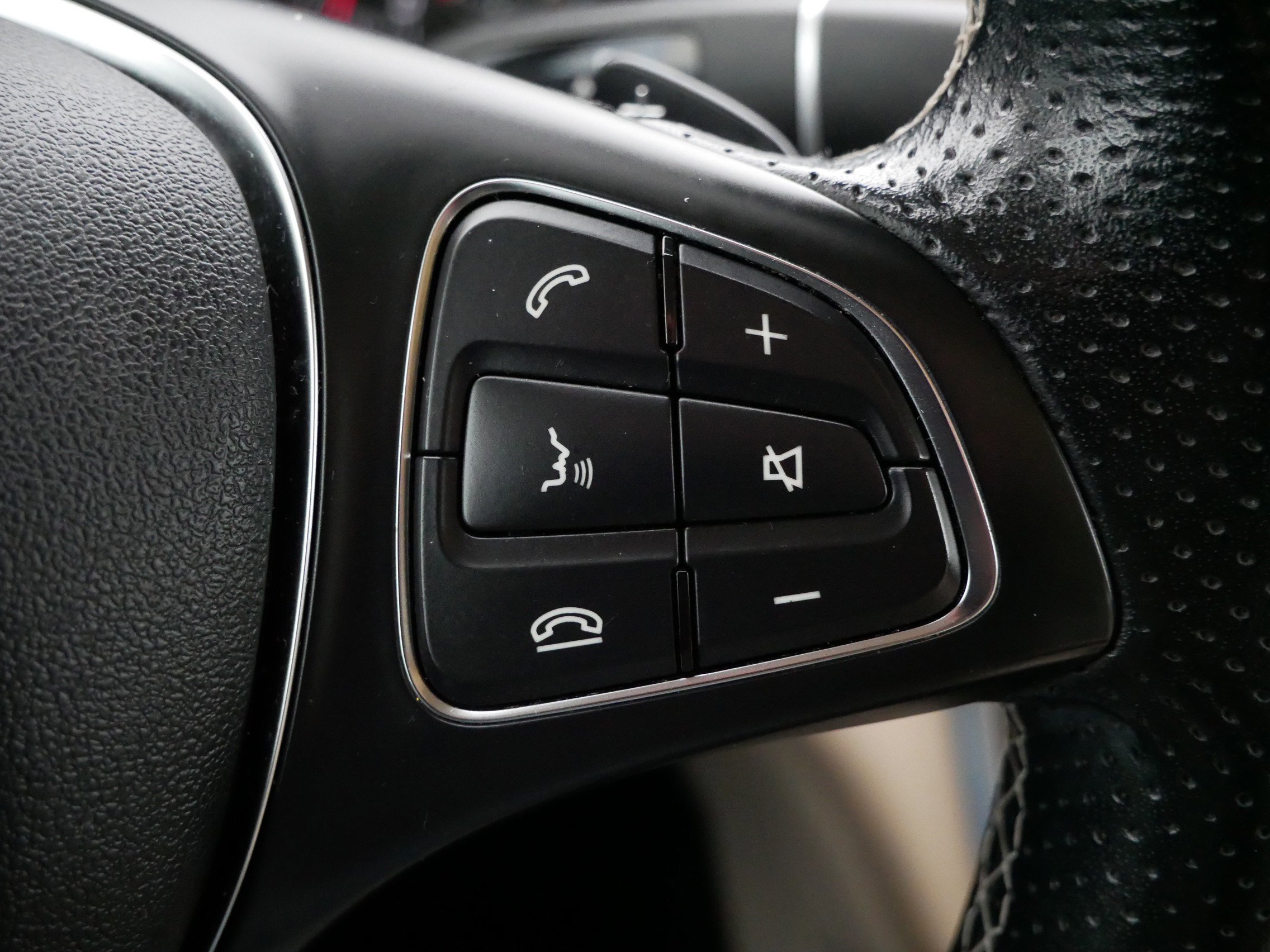 Used 2019 Mercedes-Benz GLA 250 4MATIC image 25