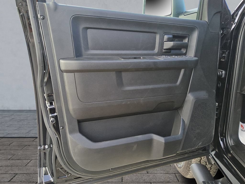 New 2026 RAM 2500 Tradesman AWD/4WD image 17