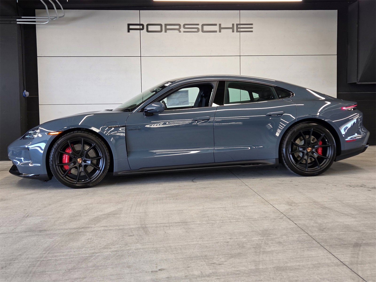 New 2025 Porsche Taycan GTS image 2