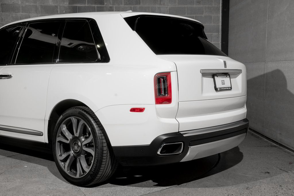 Used 2023 Rolls-Royce Cullinan AWD/4WD image 29