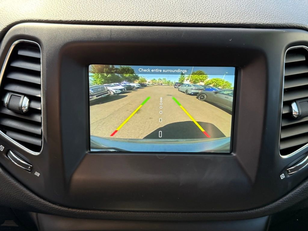 Used 2018 Jeep Compass Latitude w/ Popular Equipment Group FWD image 27