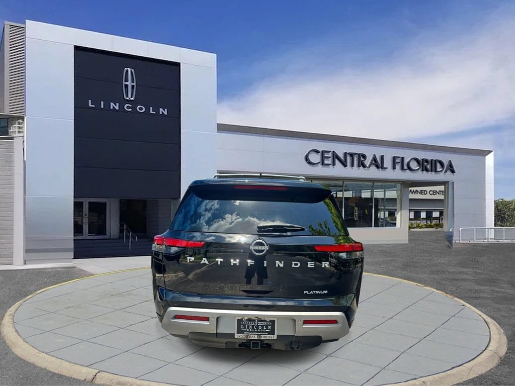 Used 2025 Nissan Pathfinder Platinum FWD image 4