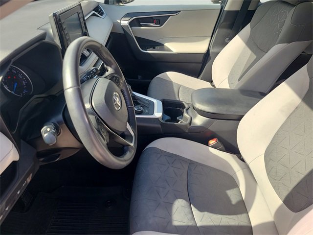 Used 2021 Toyota RAV4 XLE w/ Convenience Package image 24