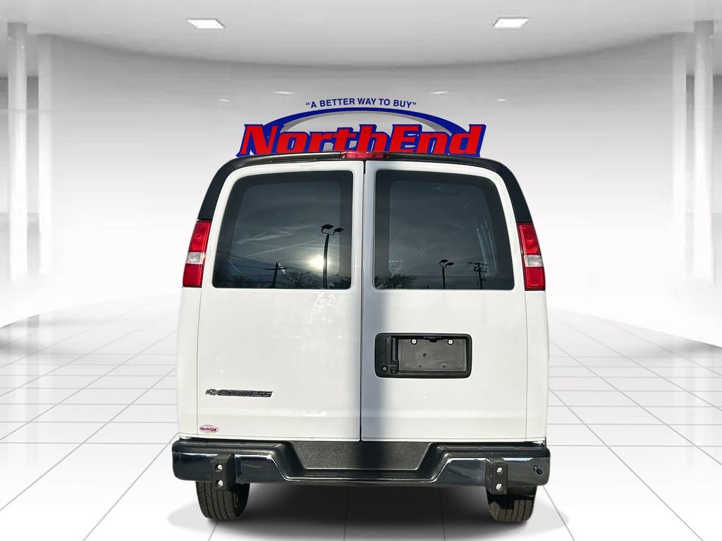 Used 2022 Chevrolet Express 2500 w/ Driver Convenience Package image 4