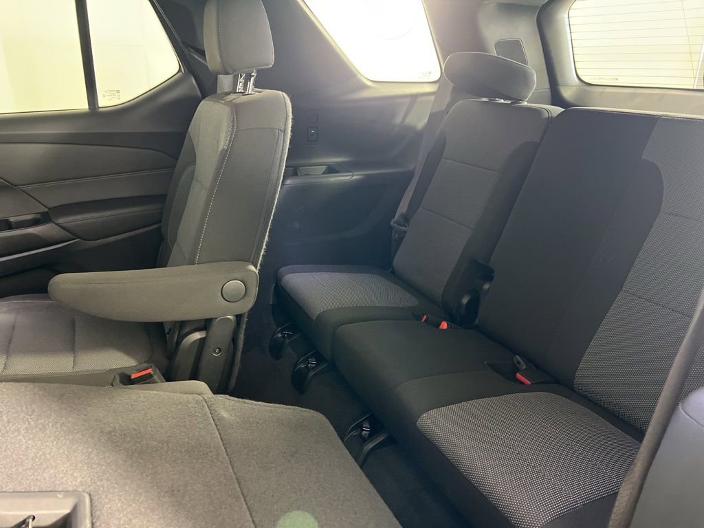 Used 2023 Chevrolet Traverse LT w/ Rear Camera Mirror Package AWD/4WD image 15