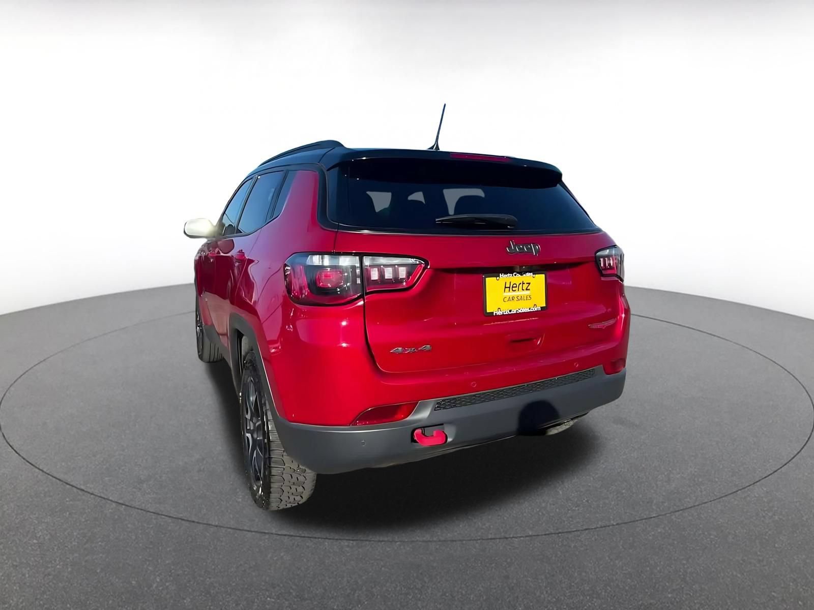 Used 2025 Jeep Compass Trailhawk AWD/4WD image 10