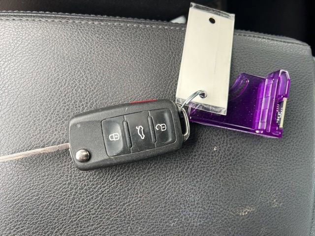 Used 2012 Volkswagen Passat 3.6 SE image 33